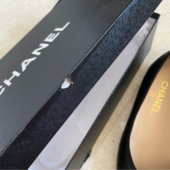 Chanel Ballet Flats Lambskin & Patent Calfskin - Picture 16 of 16